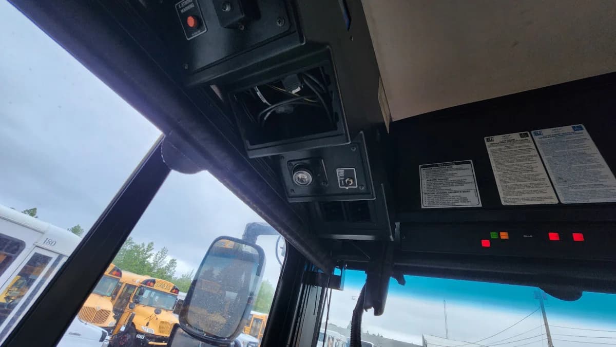 2013 GILLIG 40 Ft Low Floor Transit - Image 32