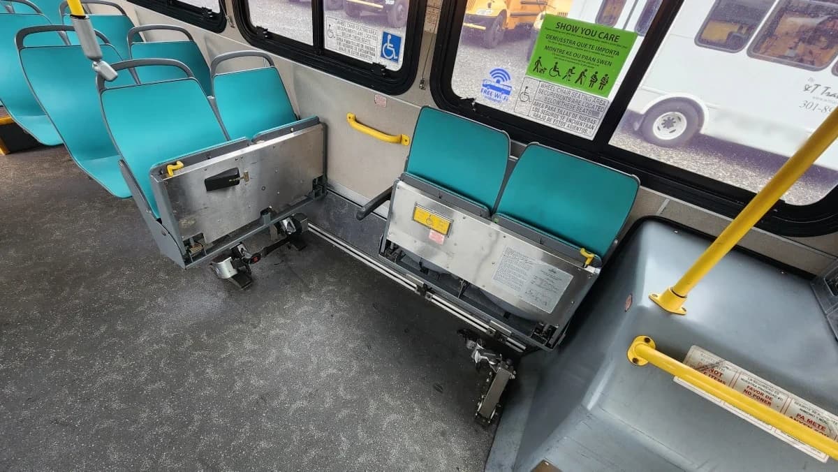 2013 GILLIG 40 Ft Low Floor Transit - Image 15