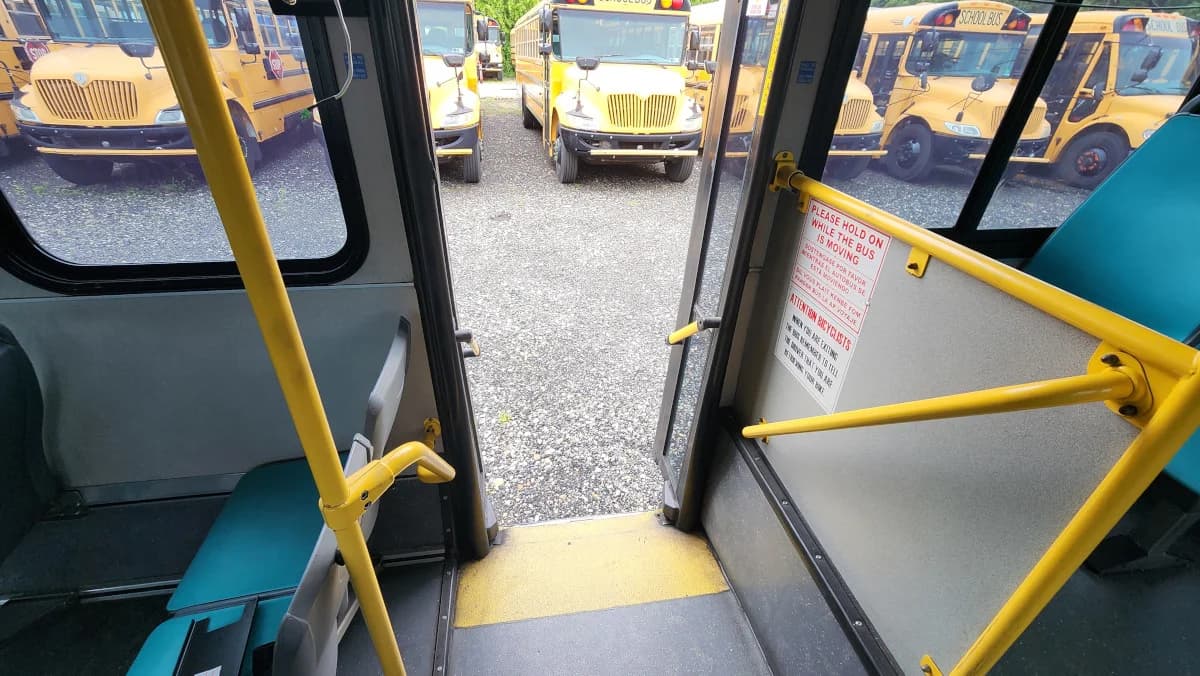 2013 GILLIG 40 Ft Low Floor Transit - Image 17