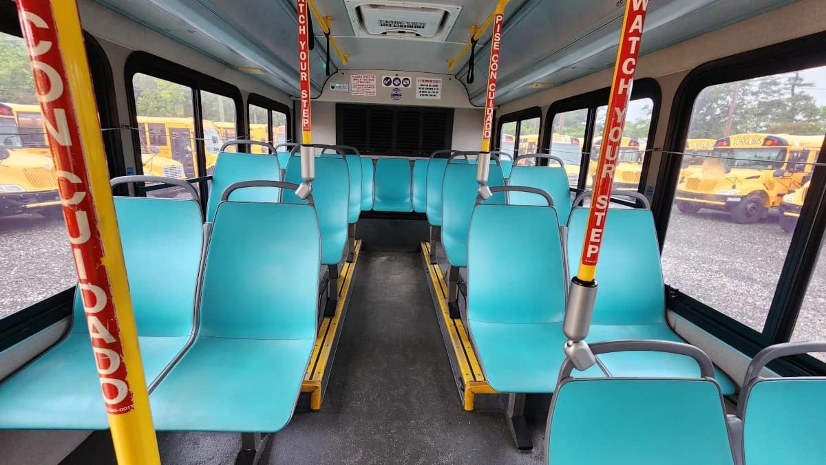 2013 GILLIG 40 Ft Low Floor Transit - Image 19