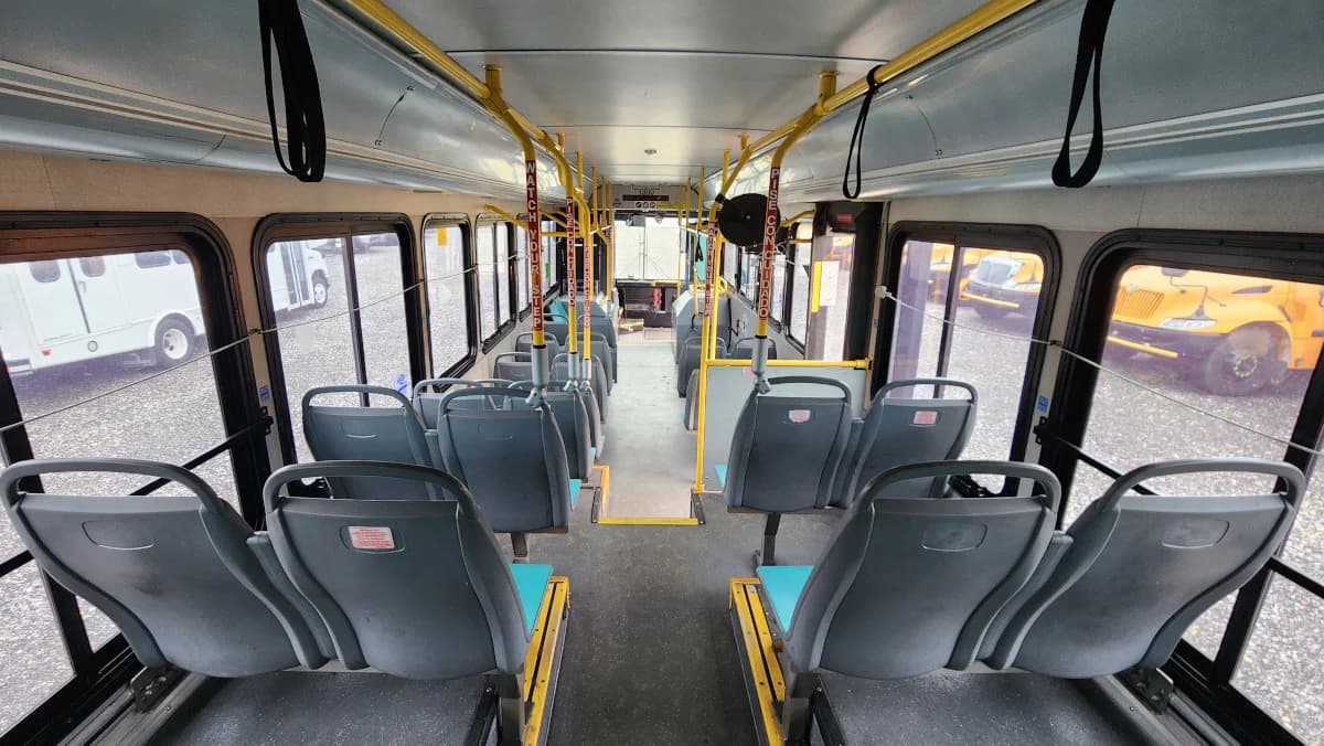 2013 GILLIG 40 Ft Low Floor Transit - Image 21