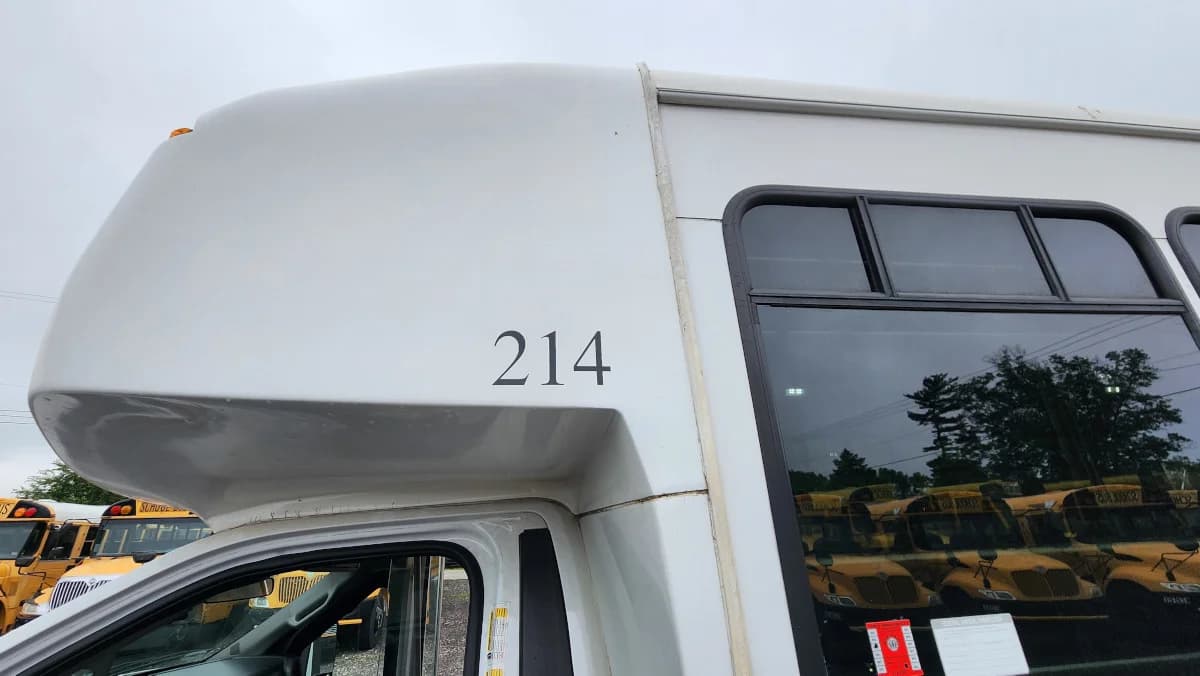 2019 F-550 ADA A/C Shuttle Bus - Image 36