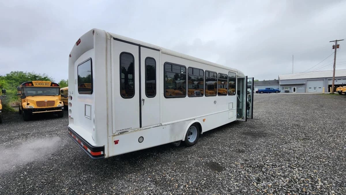 2019 F-550 ADA A/C Shuttle Bus - Image 3