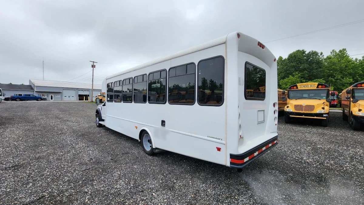 2019 F-550 ADA A/C Shuttle Bus - Image 4