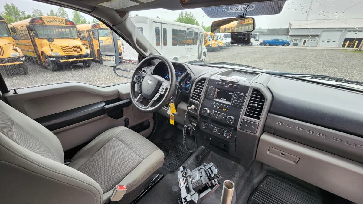2019 F-550 ADA A/C Shuttle Bus - Image 7