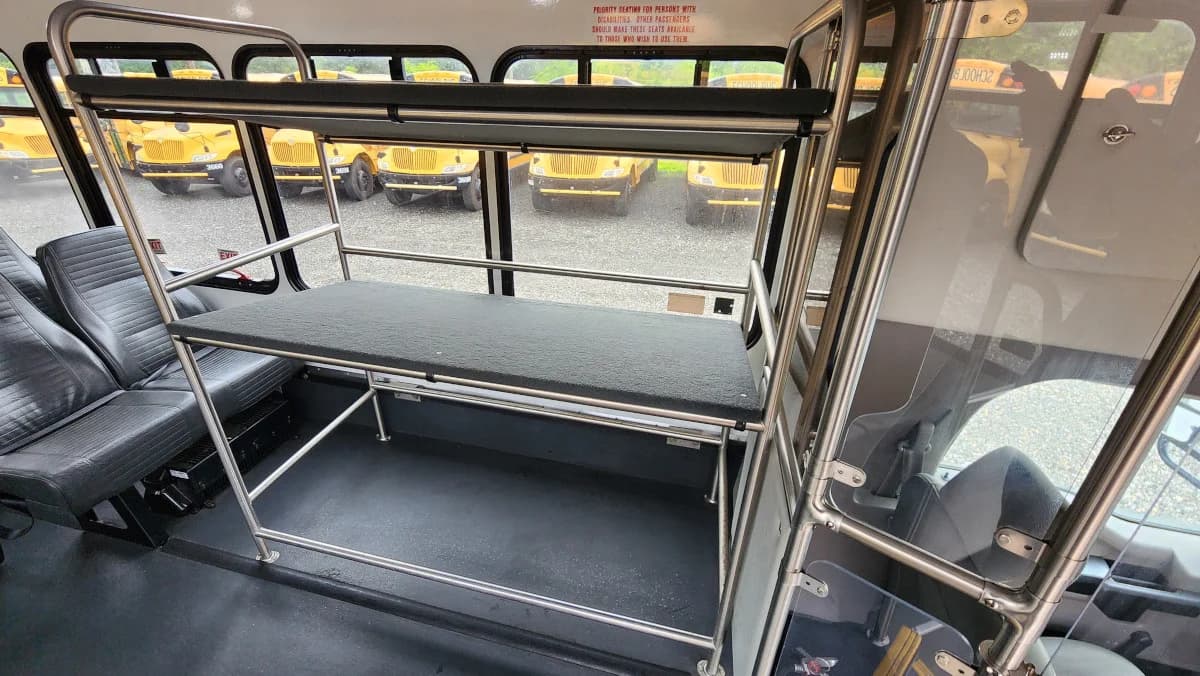 2019 F-550 ADA A/C Shuttle Bus - Image 11