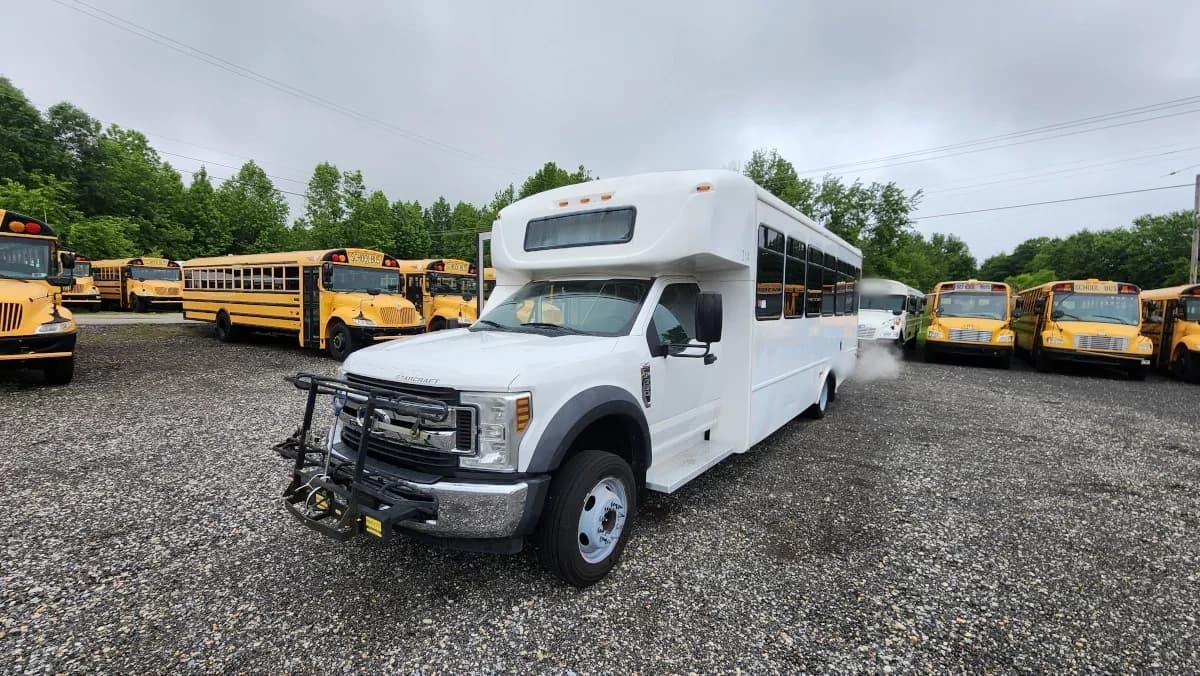 2019 F-550 ADA A/C Shuttle Bus - Image 27
