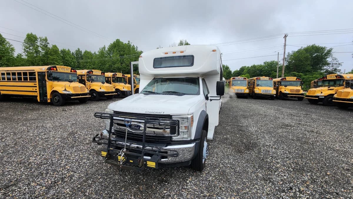 2019 F-550 ADA A/C Shuttle Bus - Image 28