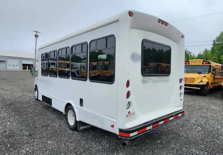 2016 Ford E-450 Starcraft ADA Shuttle - Image 3