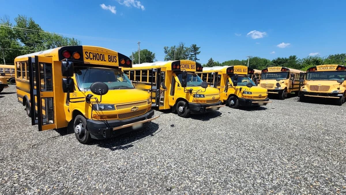 3 Matching 2021 Chevy NJ Spec Minotour 24 Passenger Buses - Image 8