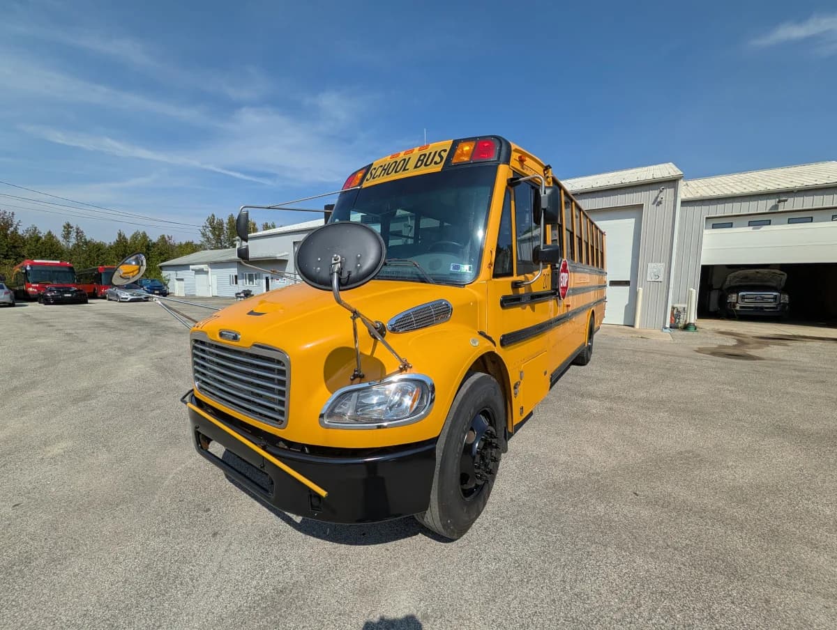 2018 Freightliner Thomas  C2 48P - Image 1