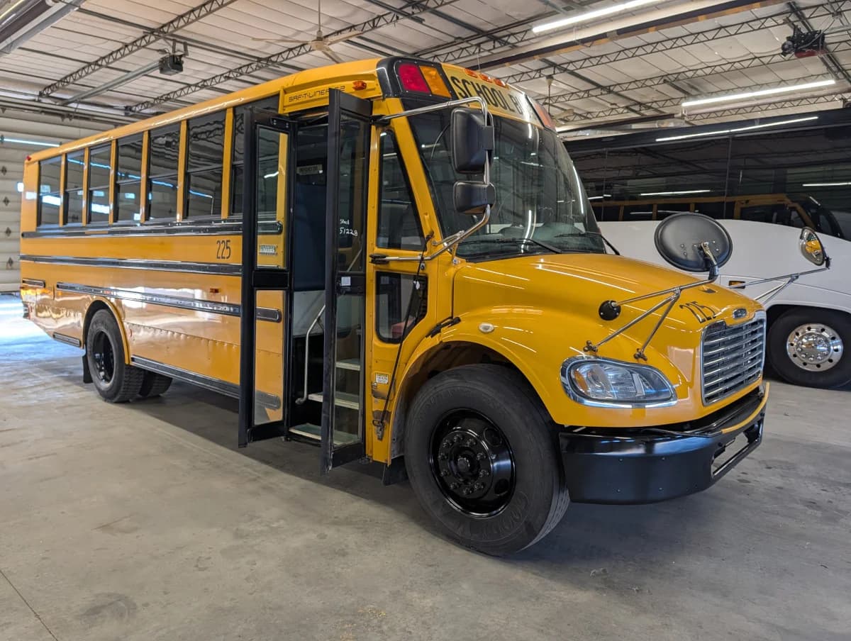 2018 Thomas C2 48 Passenger - Image 2