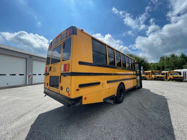 2018 THOMAS C2 48 Passenger  - Image 17
