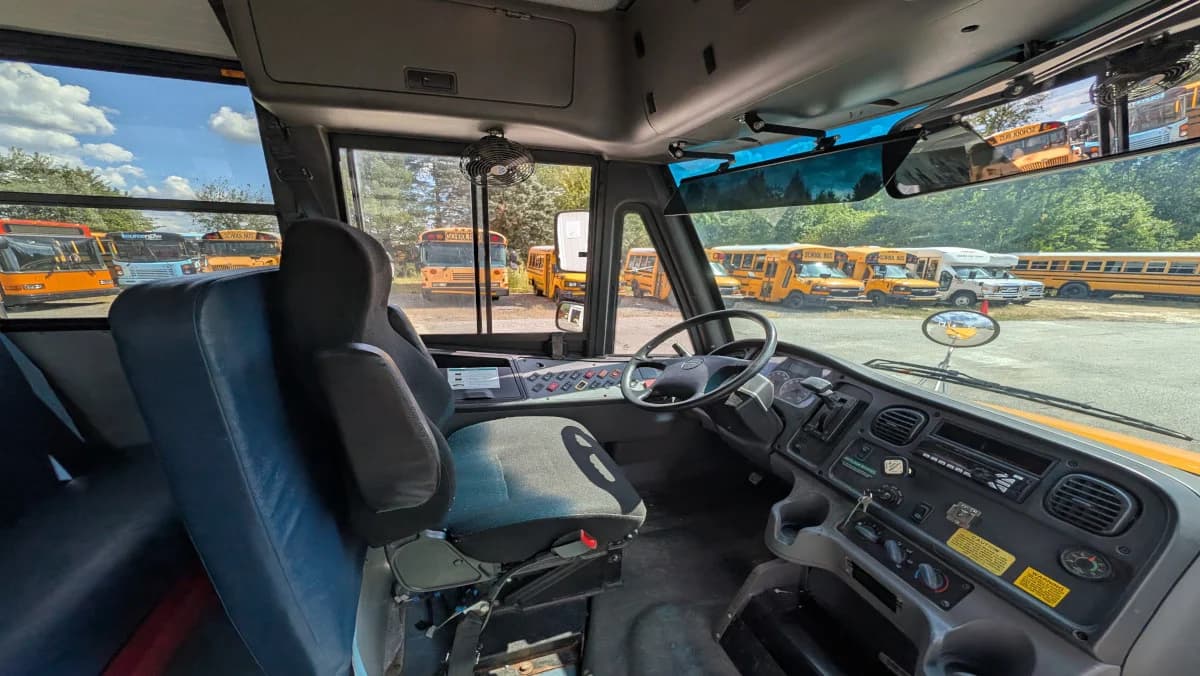 2018 Thomas C2 48 Passenger - Image 6