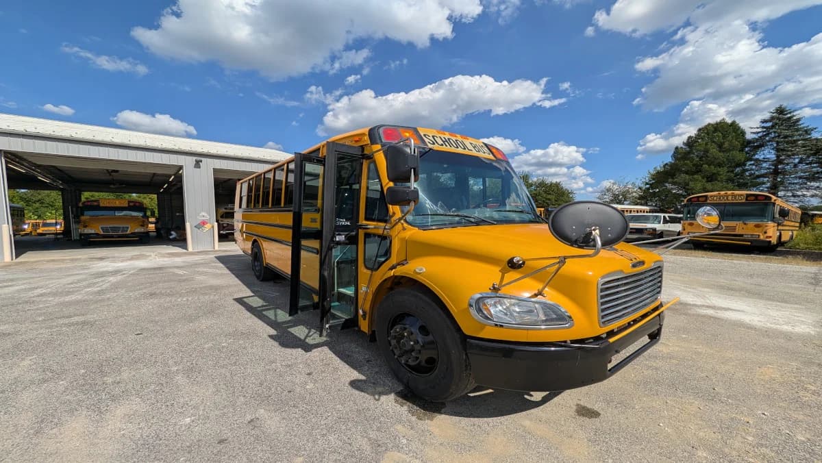 2018 Thomas C2 48 Passenger - Image 20