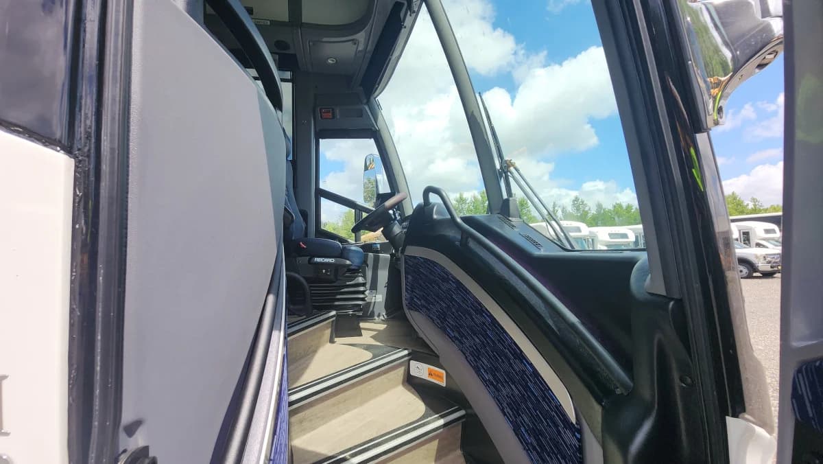 2025 MCI J4500 ADA Coach Bus - Image 7