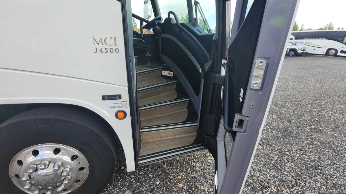 2025 MCI J4500 ADA Coach Bus - Image 5