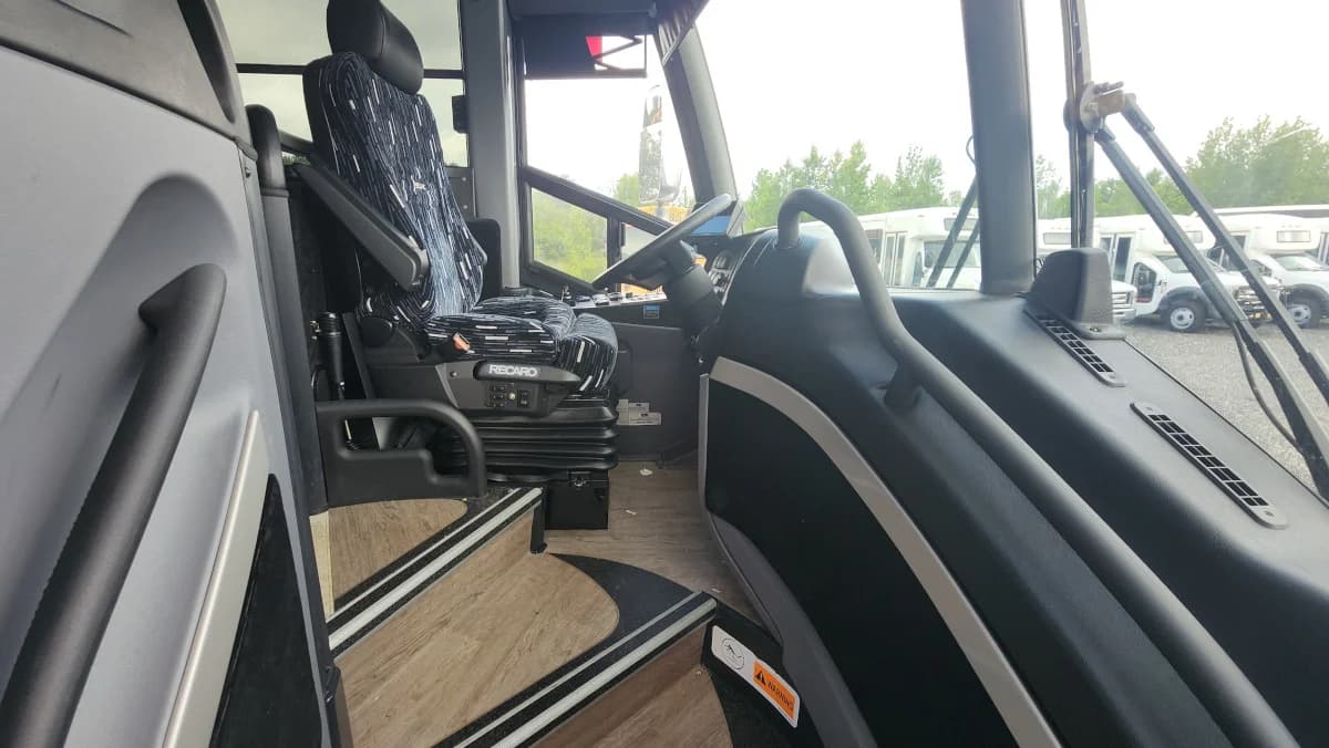 2025 MCI J4500 ADA Coach Bus - Image 8