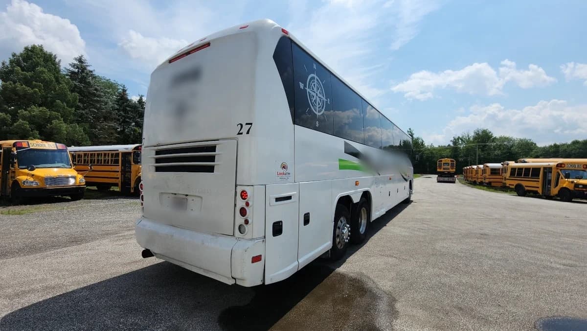2007 MCI J4500 Coach Bus  - Image 27