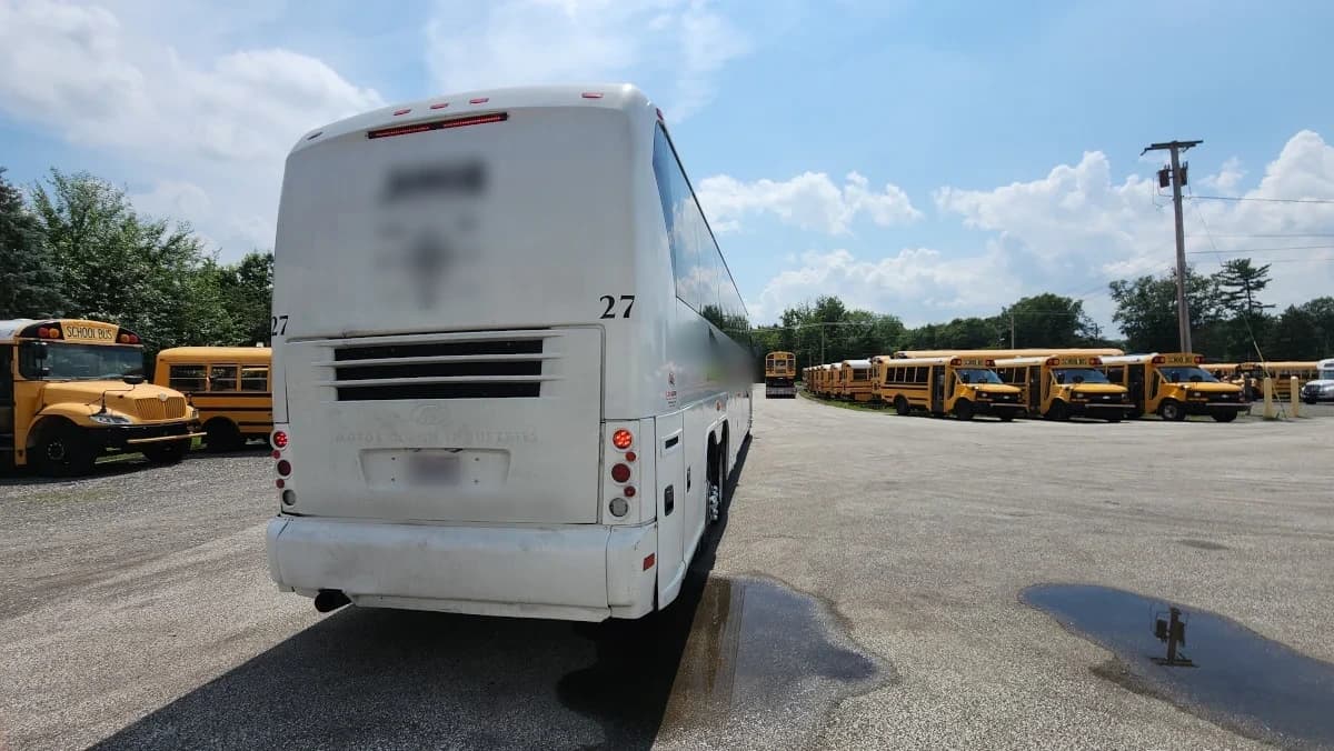 2007 MCI J4500 Coach Bus  - Image 28