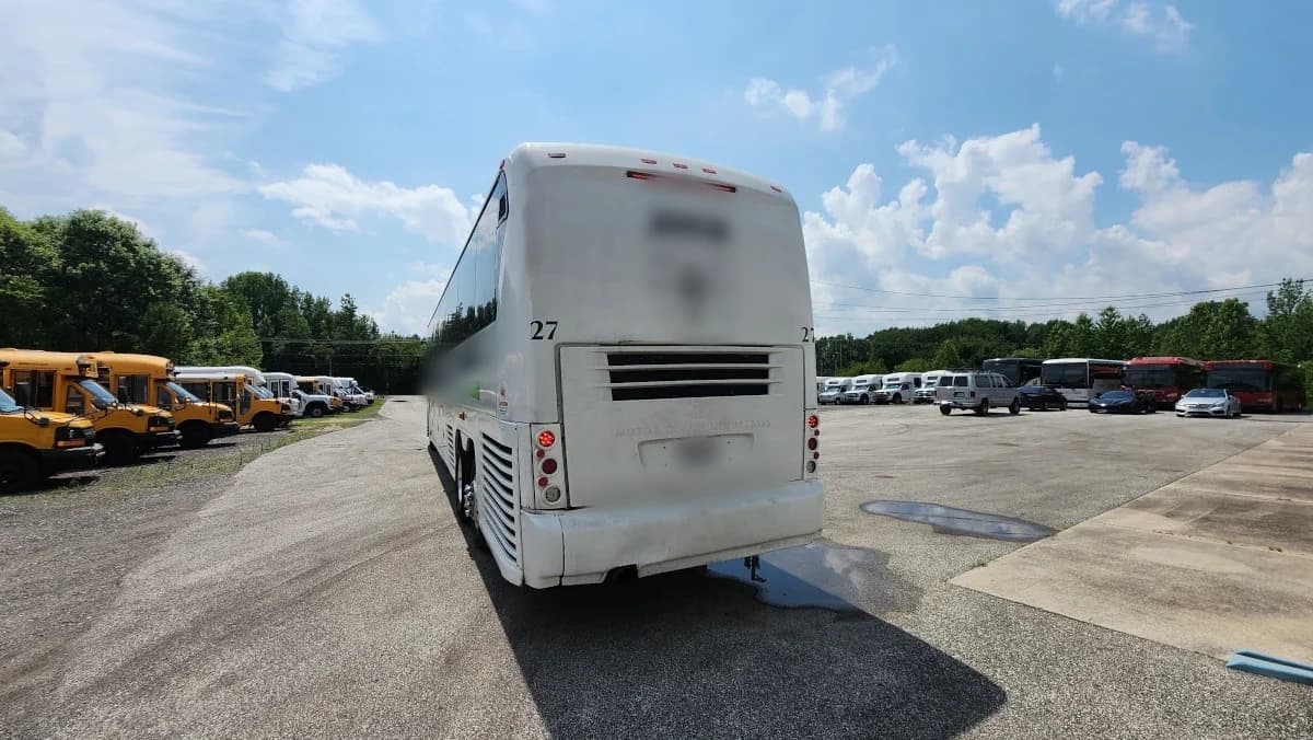 2007 MCI J4500 Coach Bus  - Image 29