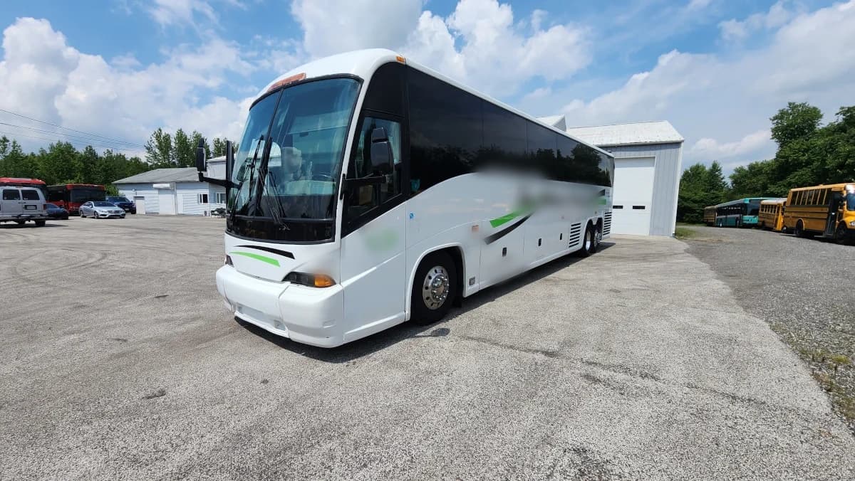 2007 MCI J4500 Coach Bus  - Image 34