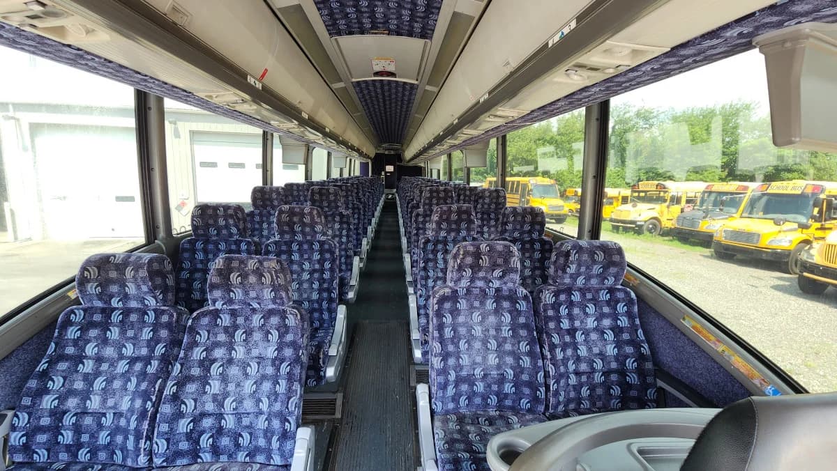 2007 MCI J4500 Coach Bus  - Image 8