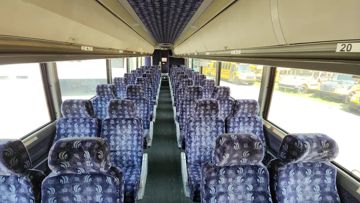 2007 MCI J4500 Coach Bus  - Image 9