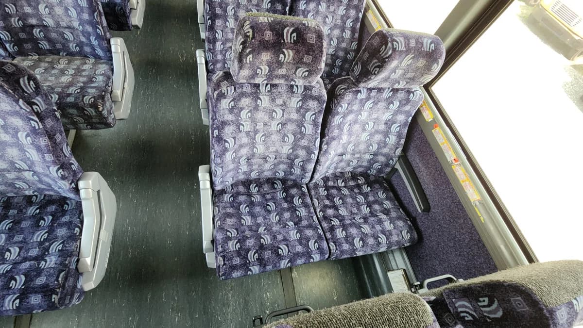 2007 MCI J4500 Coach Bus  - Image 10