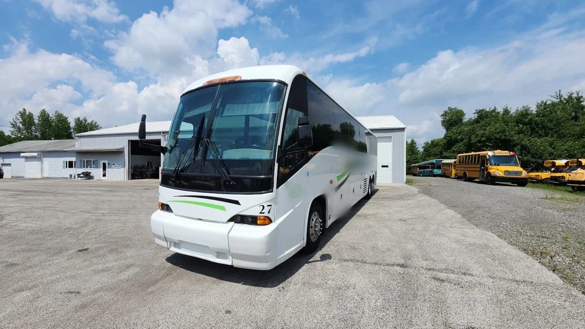 2007 MCI J4500 Coach Bus  - Image 23