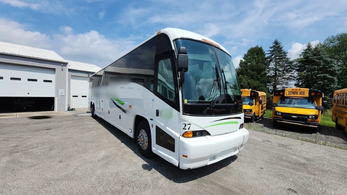 2007 MCI J4500 Coach Bus  - Image 26