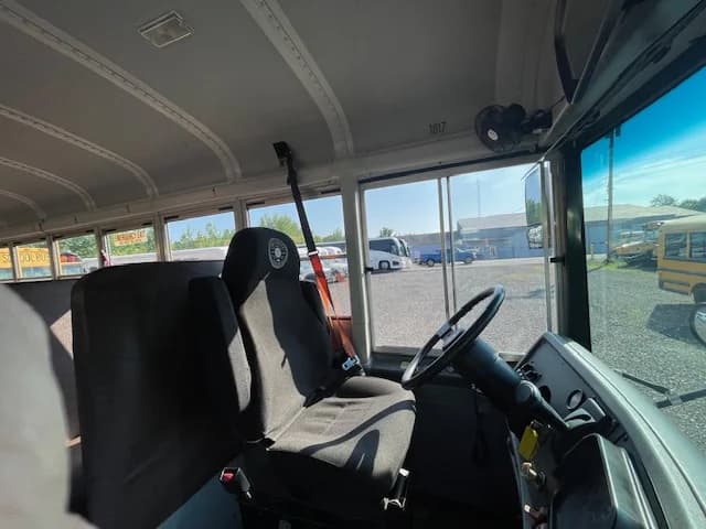 2017 THOMAS FE 84 Passenger - Image 8