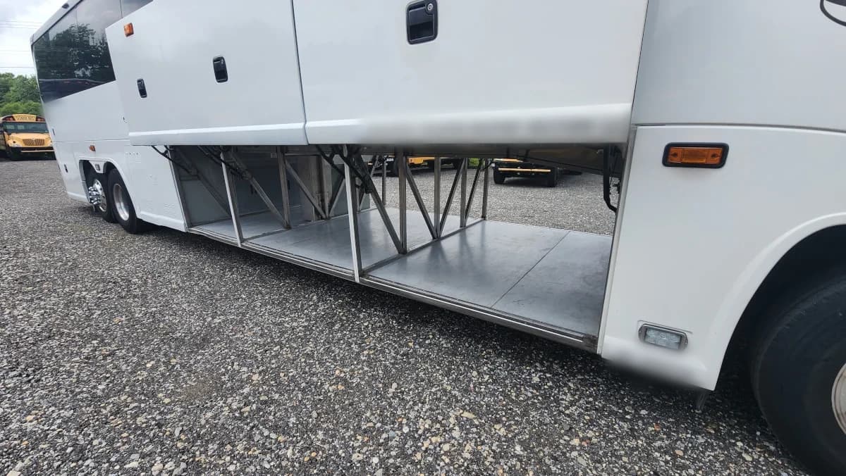 2018 MCI J4500 ADA Coach Bus - Image 21