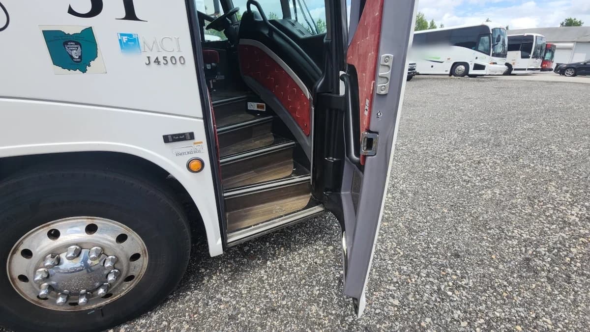 2018 MCI J4500 ADA Coach Bus - Image 42
