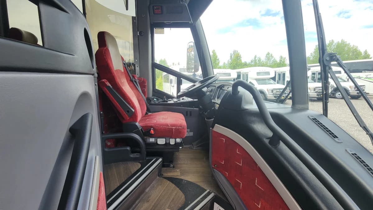 2018 MCI J4500 ADA Coach Bus - Image 6