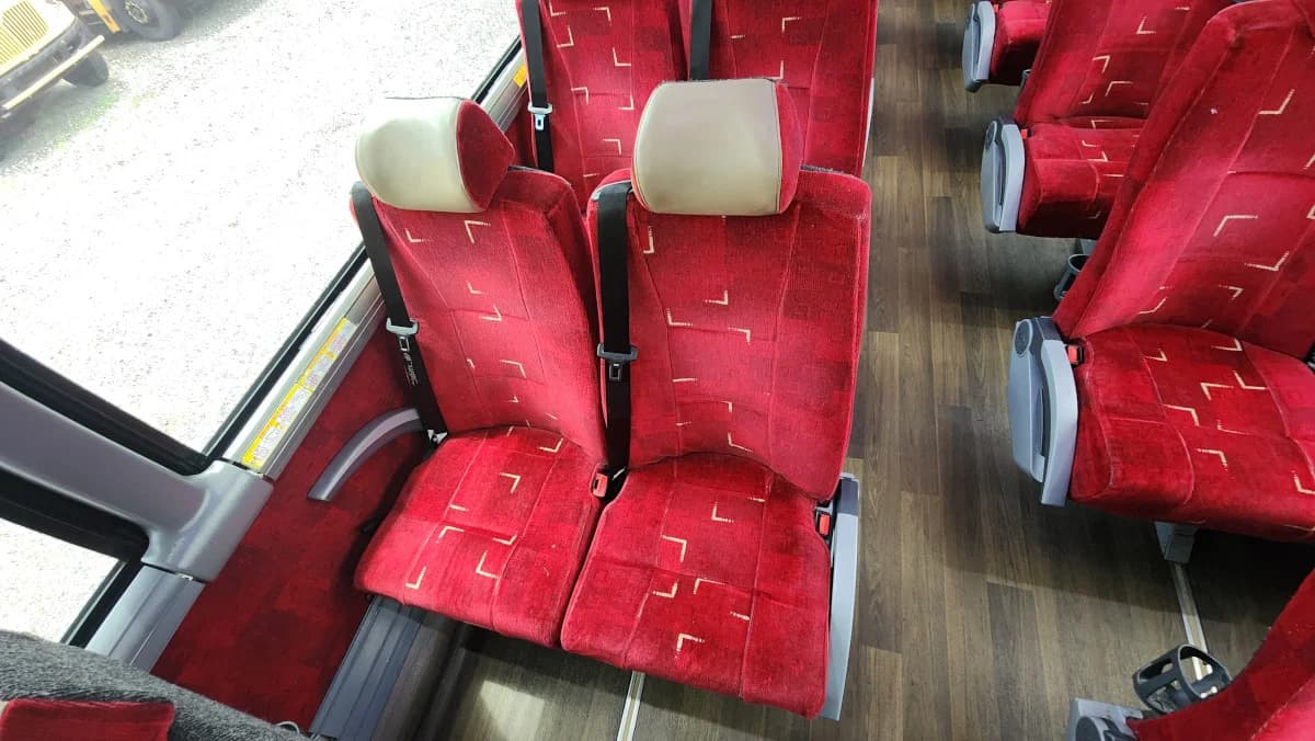 2018 MCI J4500 ADA Coach Bus - Image 9