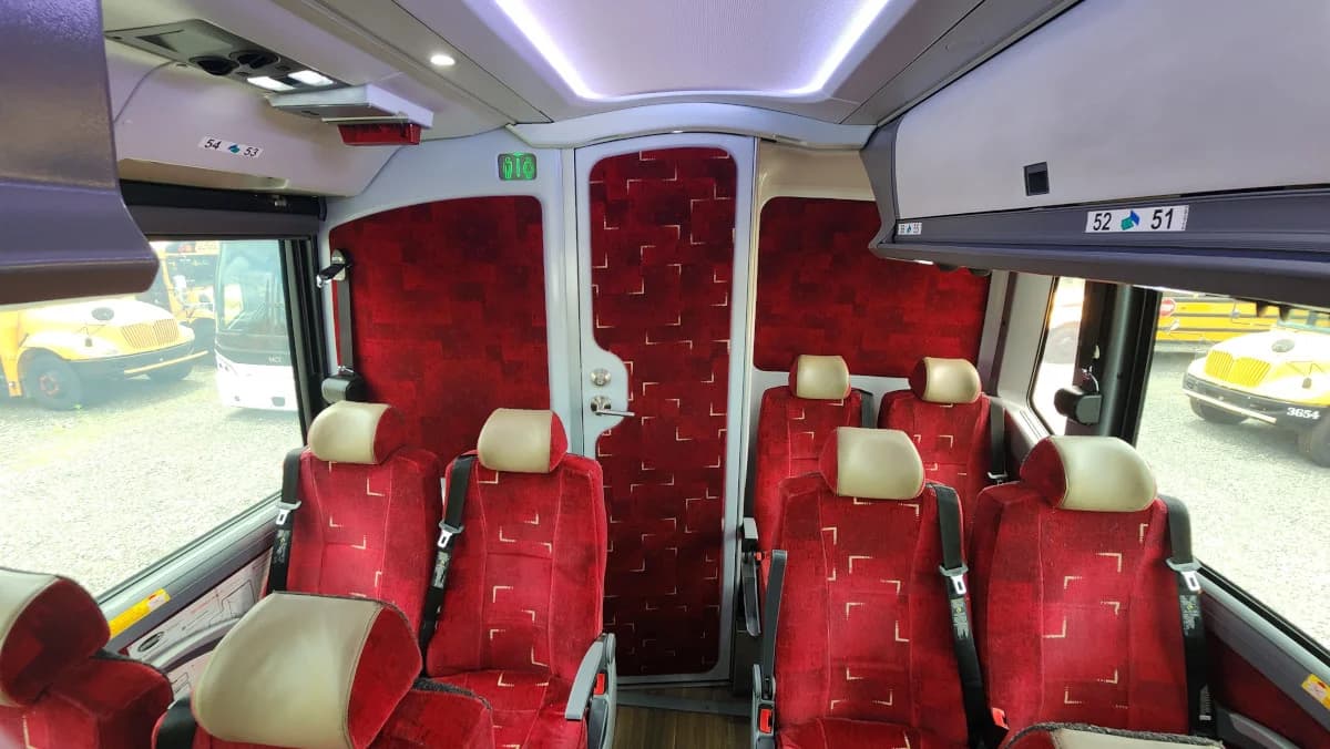2018 MCI J4500 ADA Coach Bus - Image 10