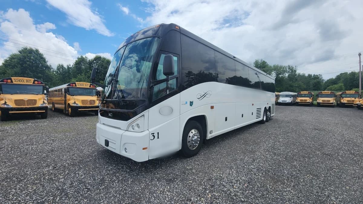 2018 MCI J4500 ADA Coach Bus - Image 1
