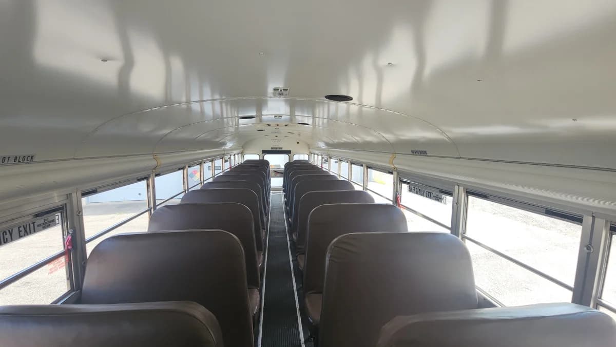 2013 Bluebird All American 71 Passenger Flat Nose - Image 8