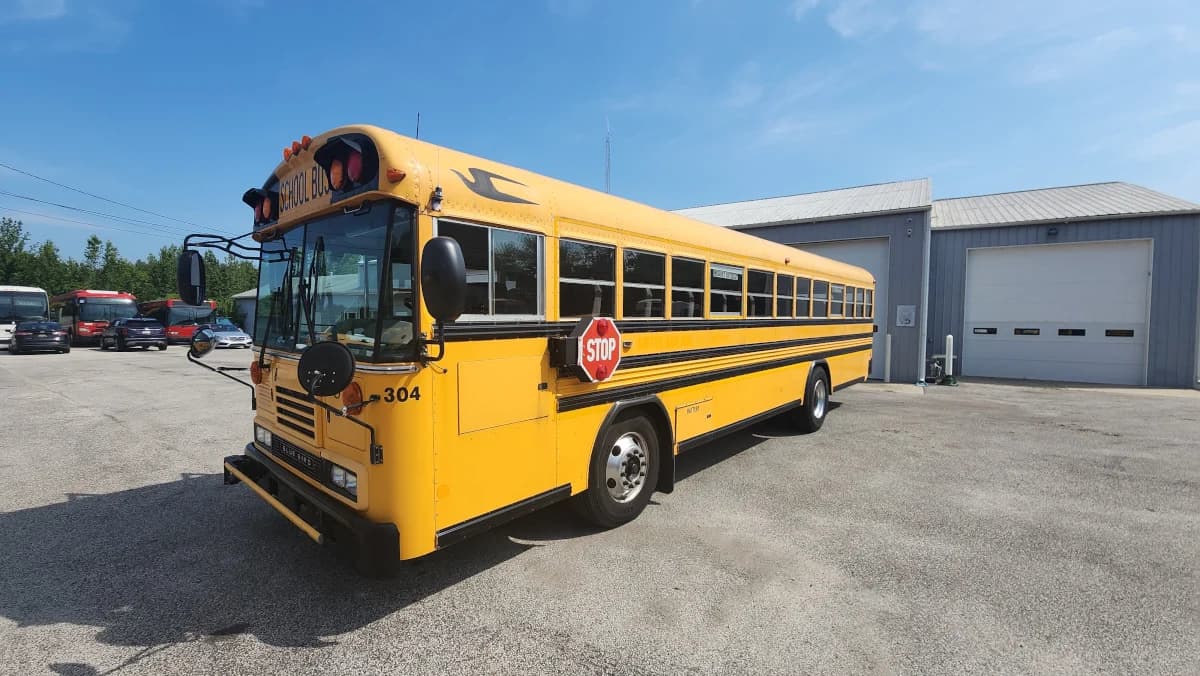 2013 Bluebird All American 71 Passenger Flat Nose - Image 1