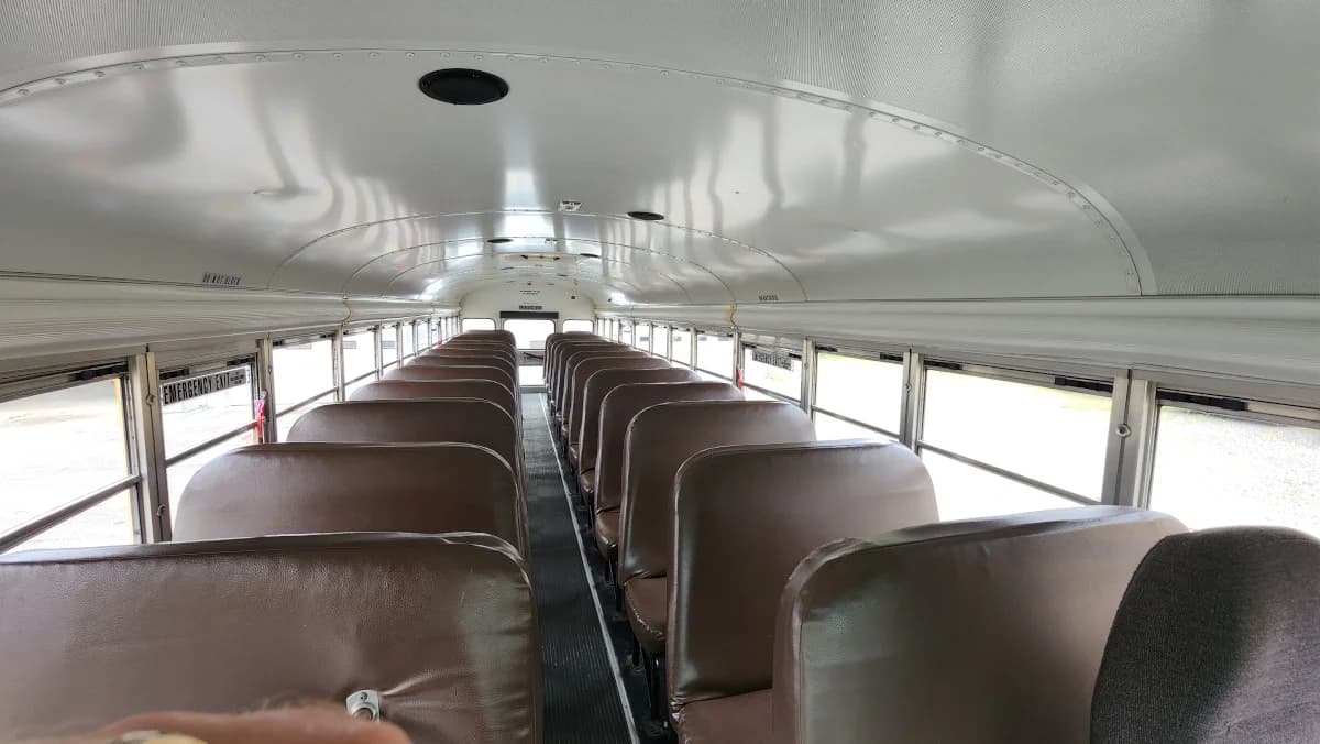 2013 Bluebird All American 71 Passenger Flat Nose - Image 7