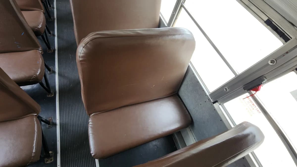 2013 Bluebird All American 71 Passenger Flat Nose - Image 8