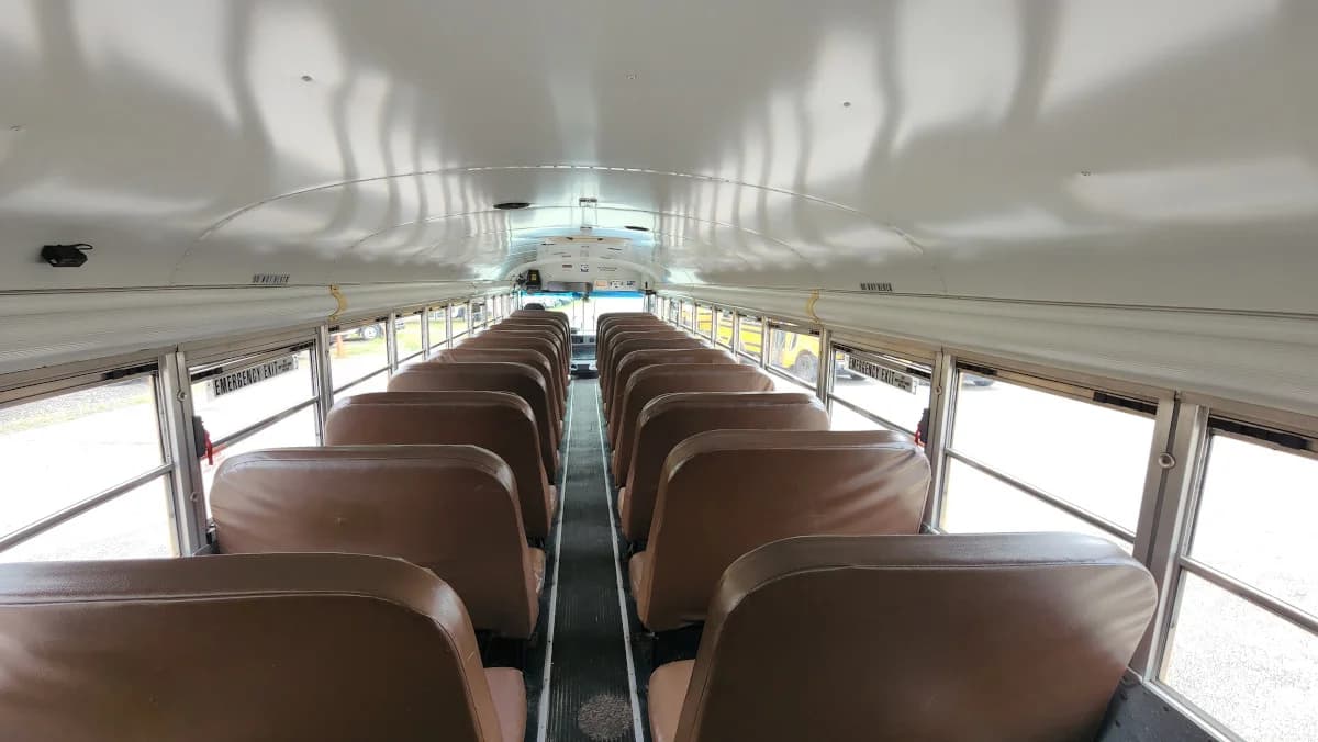 2013 Bluebird All American 71 Passenger Flat Nose - Image 10