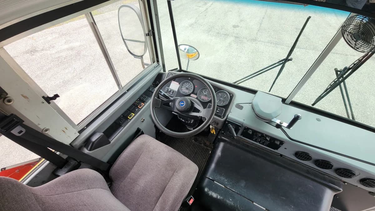 2013 Bluebird All American 71 Passenger Flat Nose - Image 11