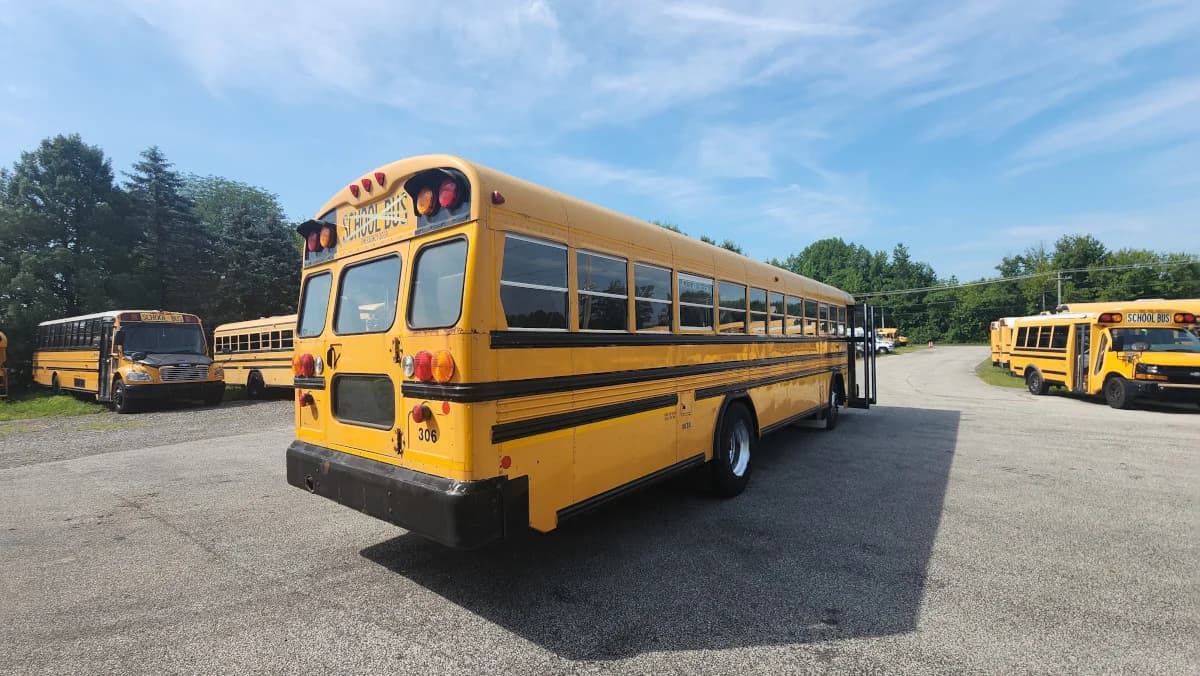 2013 Bluebird All American 71 Passenger Flat Nose - Image 3