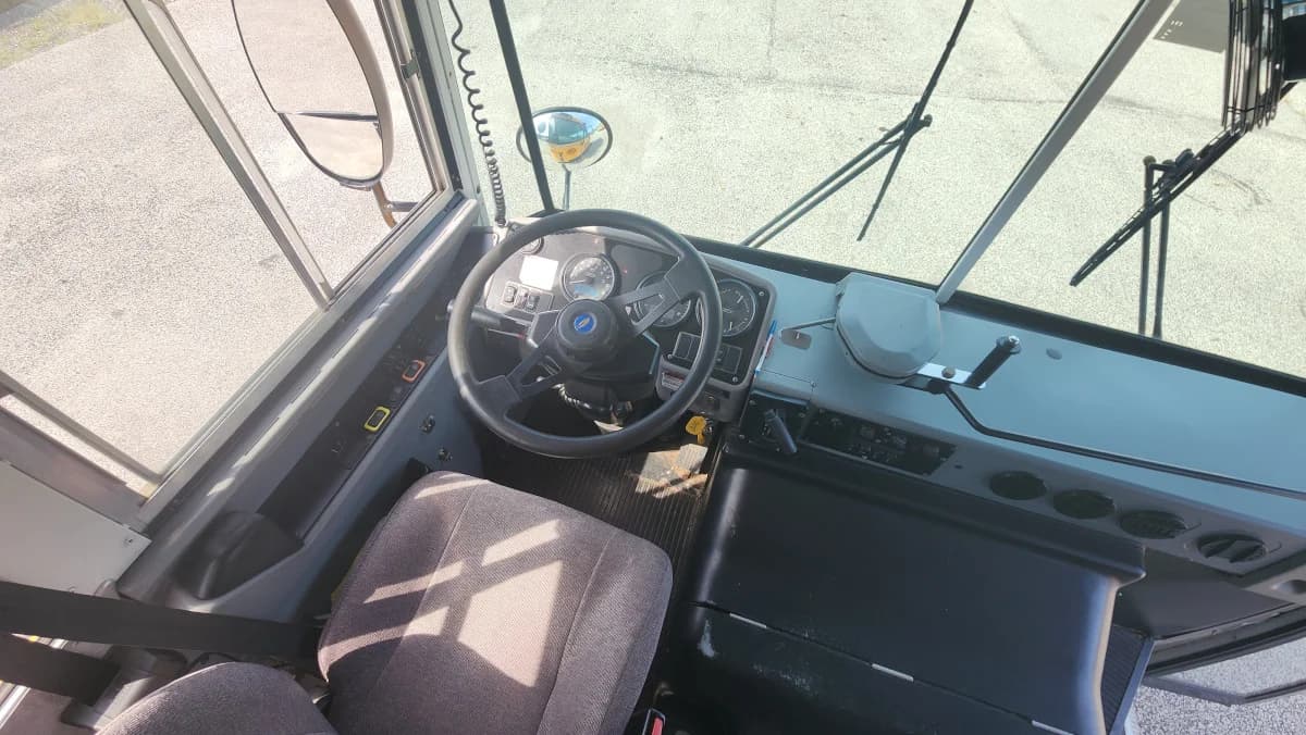 2013 Bluebird All American 71 Passenger Flat Nose - Image 12