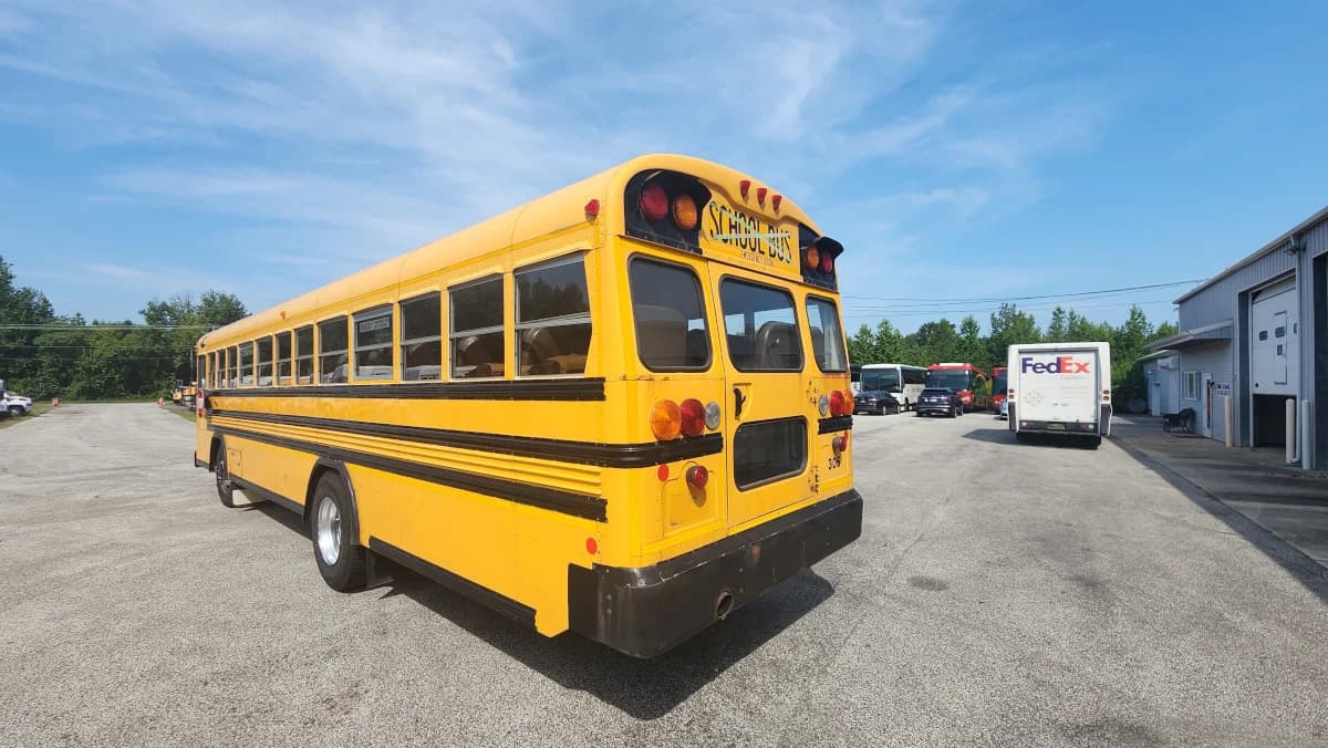 2013 Bluebird All American 71 Passenger Flat Nose - Image 4