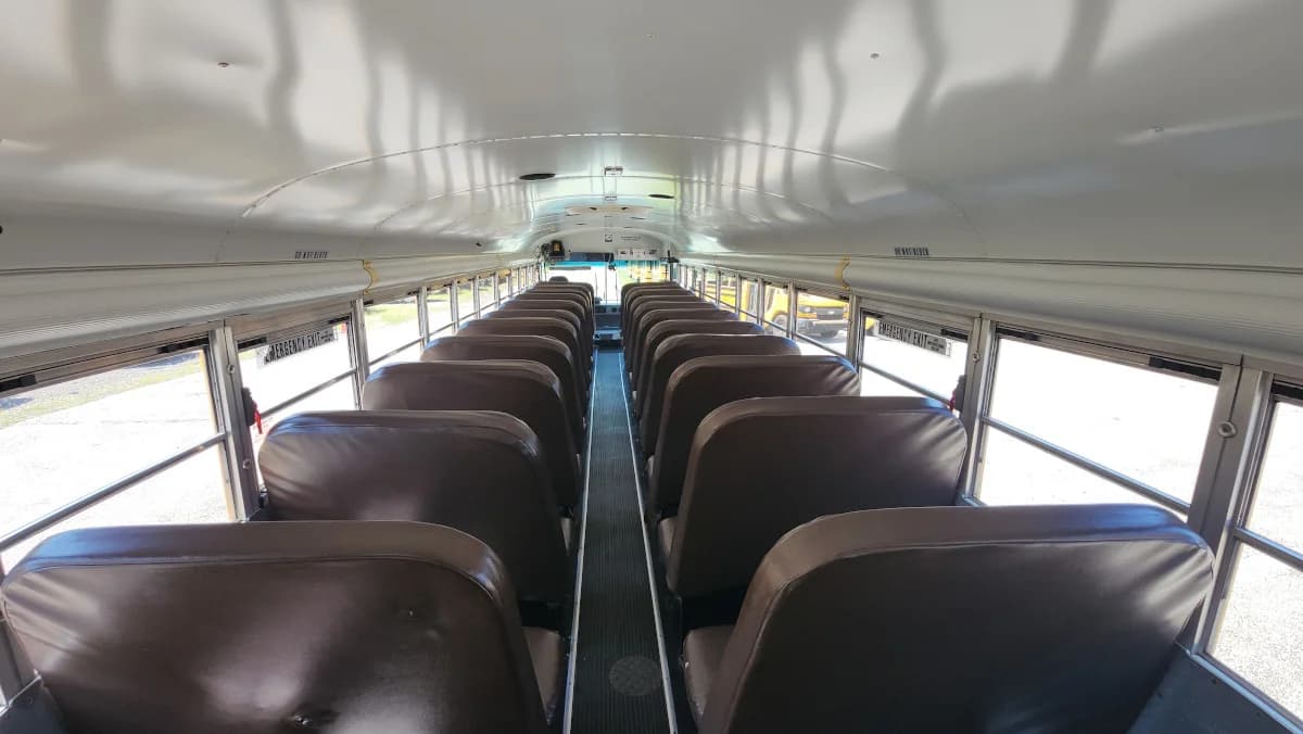2013 Bluebird All American 71 Passenger Flat Nose - Image 10
