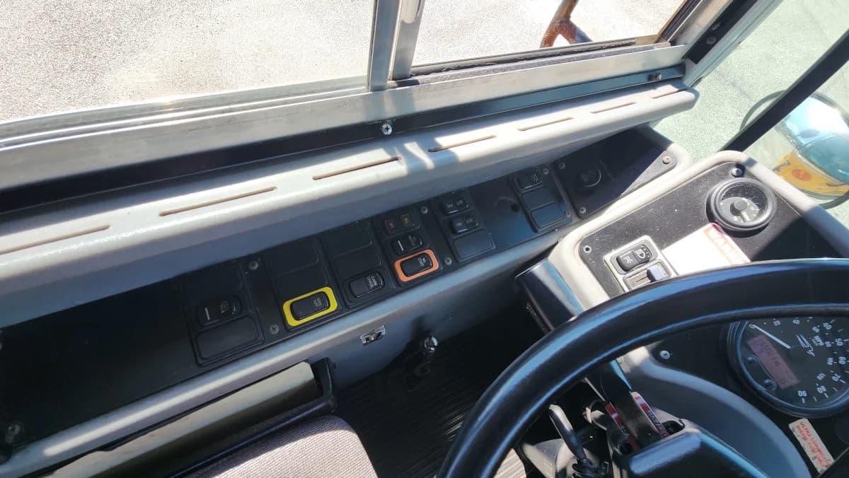 2013 Bluebird All American 71 Passenger Flat Nose - Image 15