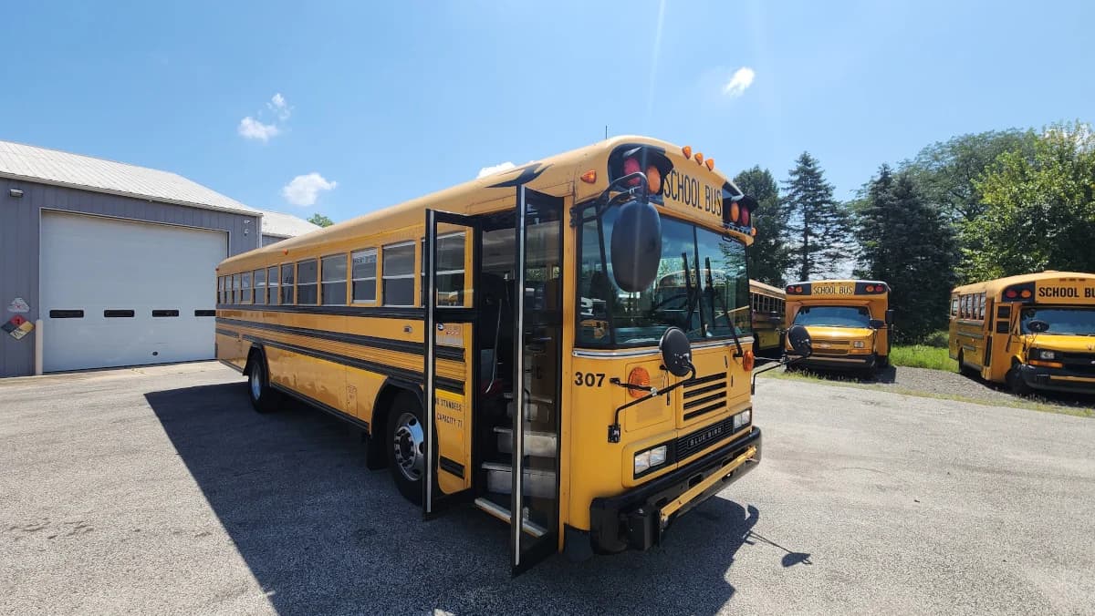 2013 Bluebird All American 71 Passenger Flat Nose - Image 2